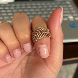 Pandora Light as a Feather Ring